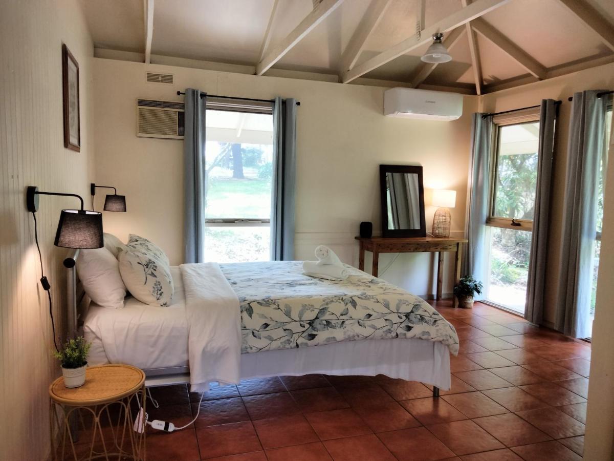 Kalimna Woods Cottages Lakes Entrance Exteriör bild
