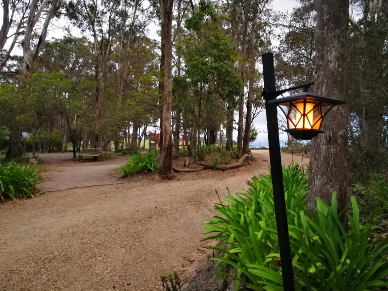 Kalimna Woods Cottages Lakes Entrance Exteriör bild